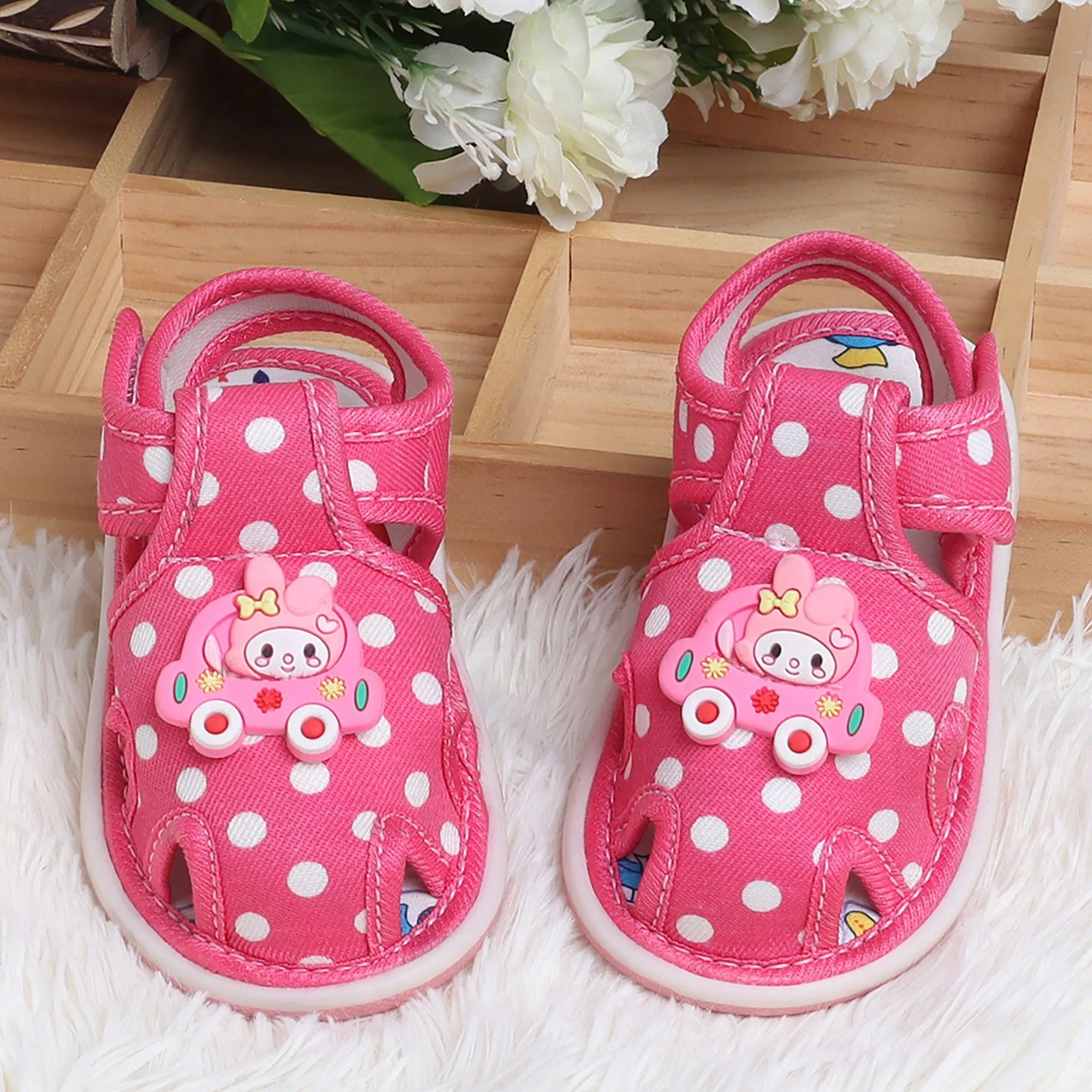 Baby Moo Cutie In The Car Polka Dot Velcro Strap Anti-Skid Chu Chu Sound Sandals - Pink