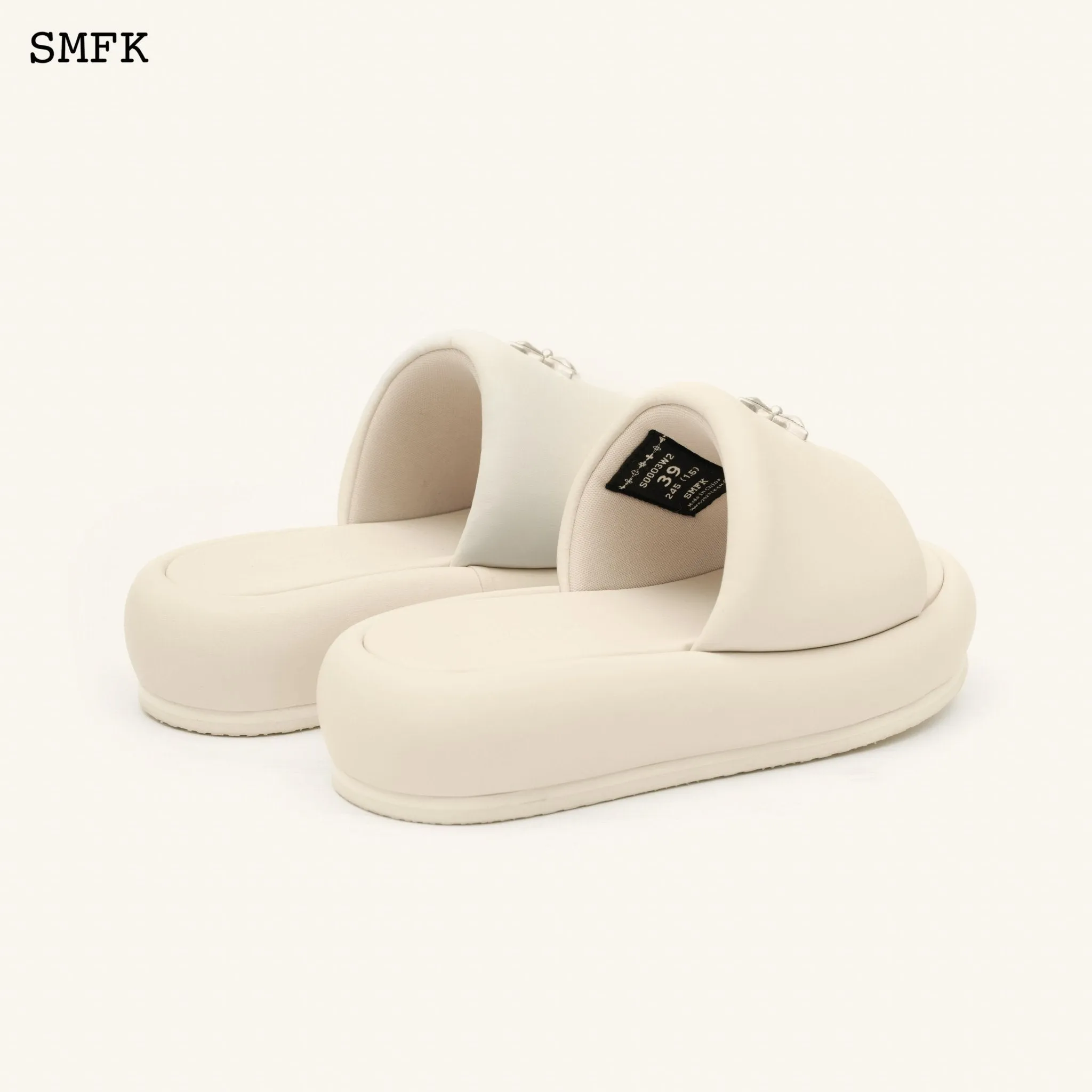 Compass Cross Classic White Slipper