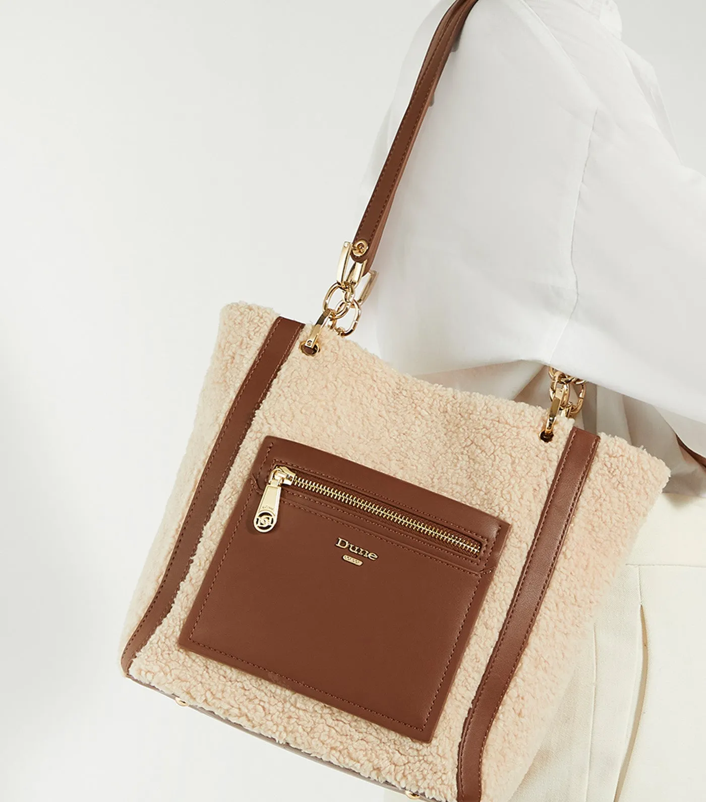 Duckie Medium Bucket Bag Tan