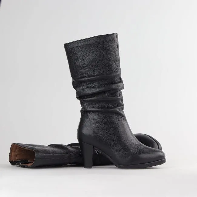 Mid-Calf Boots in Black - 11345