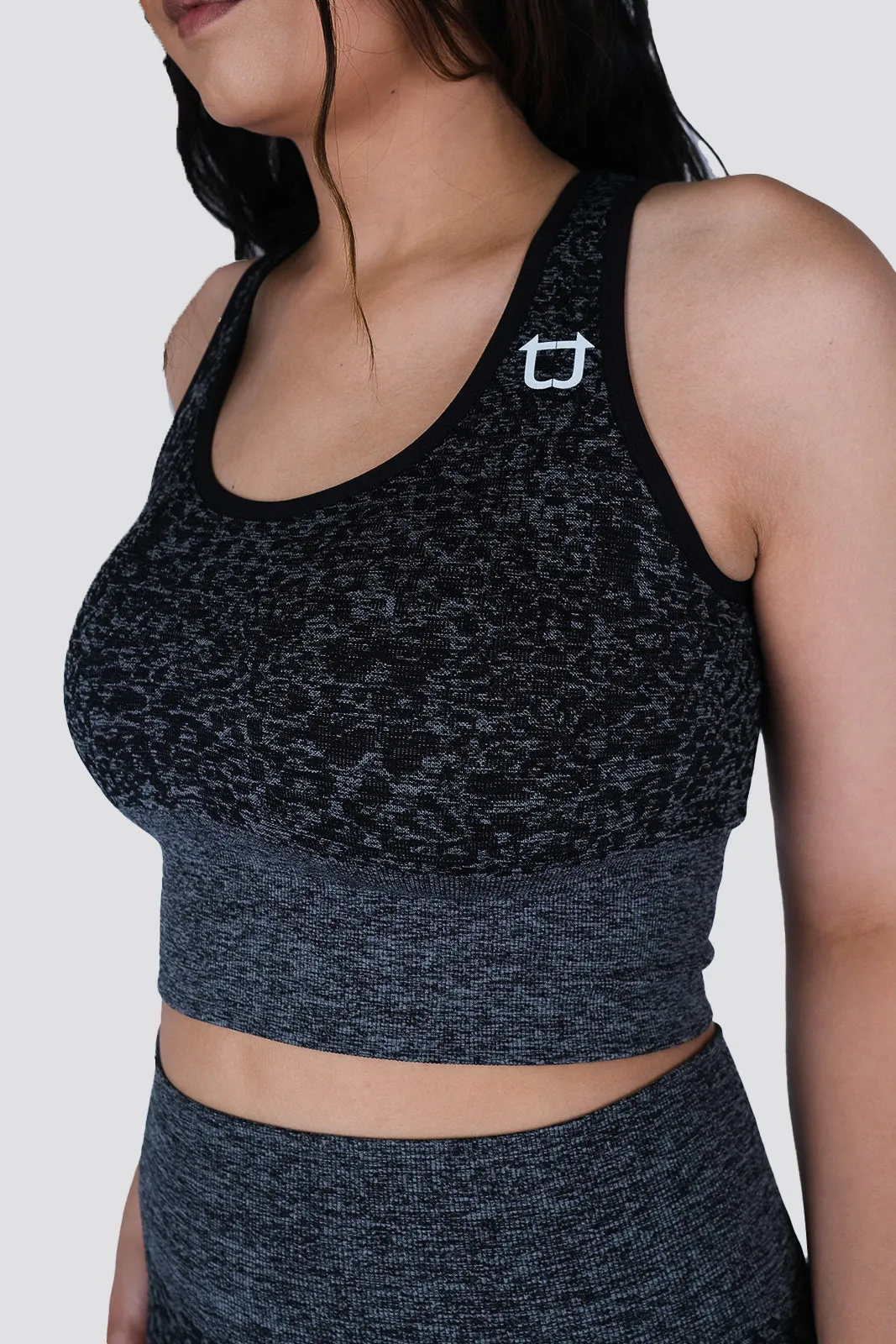 Seamless Leopard Sports Bra - Black