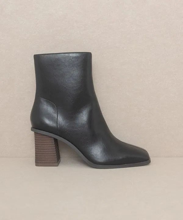 Vera Square Casual Toe Ankle Boots