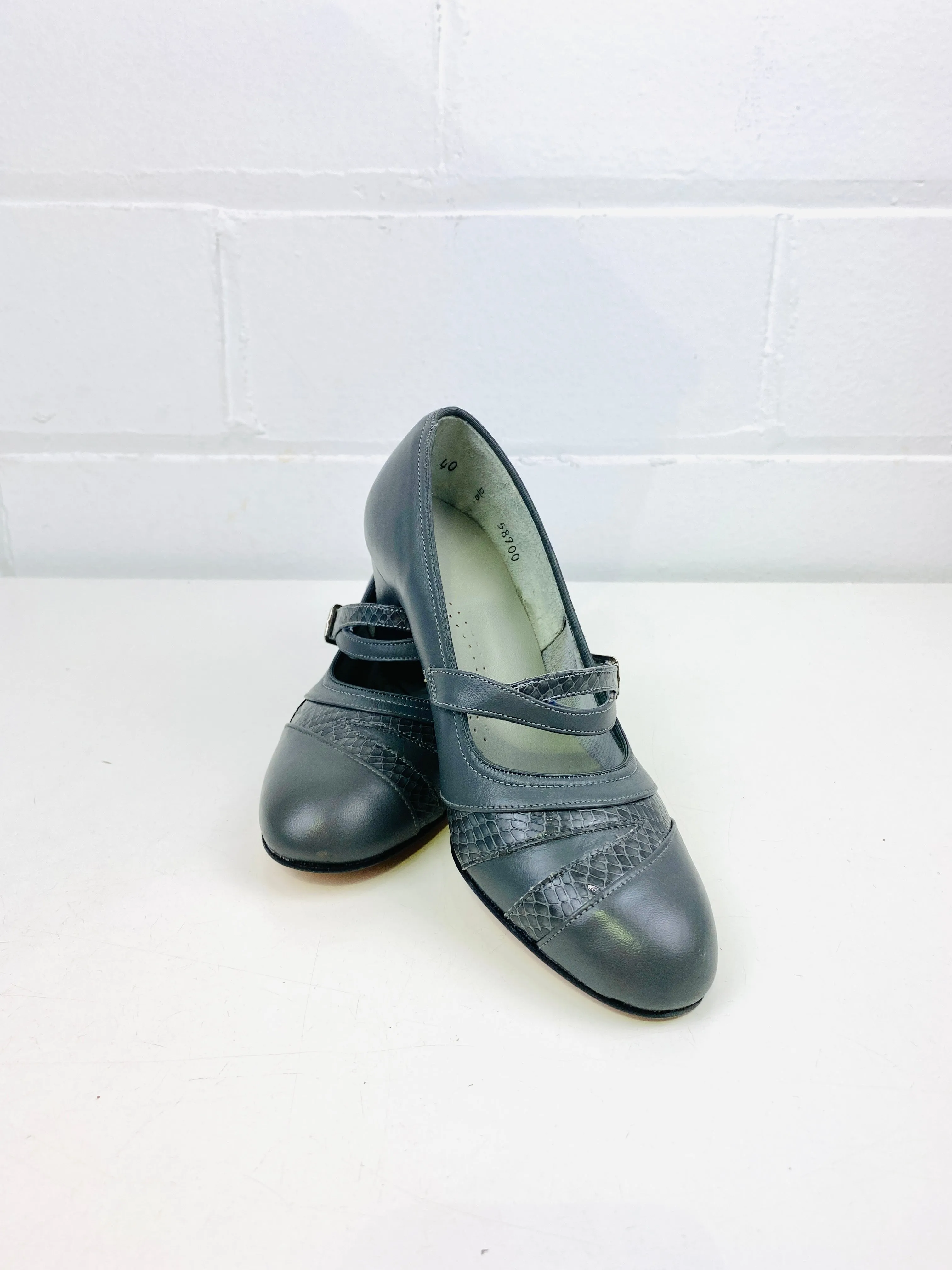 Vintage Deadstock Shoes, Women's 1980s Grey Leather Mid-Heel Pumps, NOS, 8485